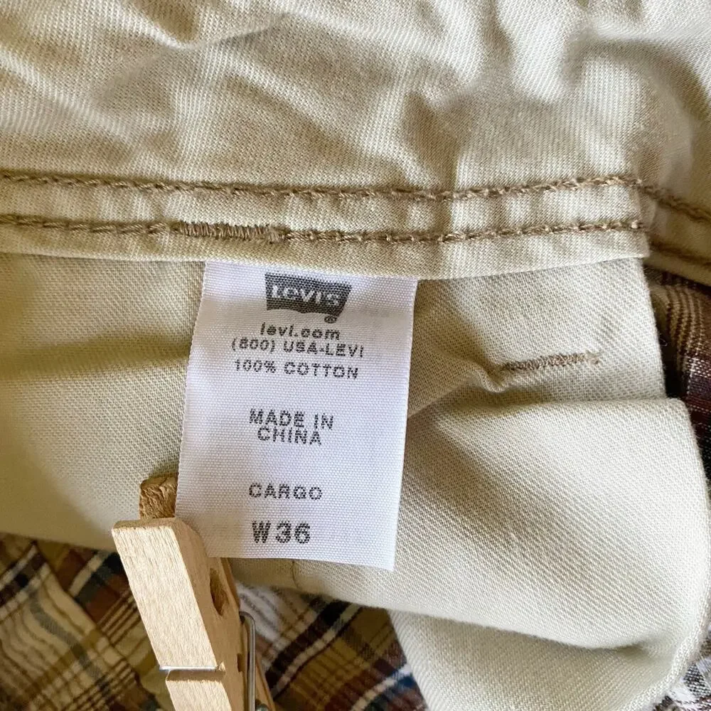 Levi's Cargo Shorts 36 Men's Beige Plaid Workwear Fishing Hiking Cotton